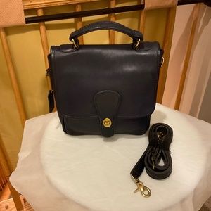 ☀️SOLD☀️🌷Blue Leather Shoulder Bag🌷